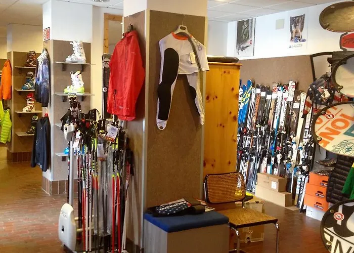 アルベルゴクアルトピロヴァノ ホテル 3*